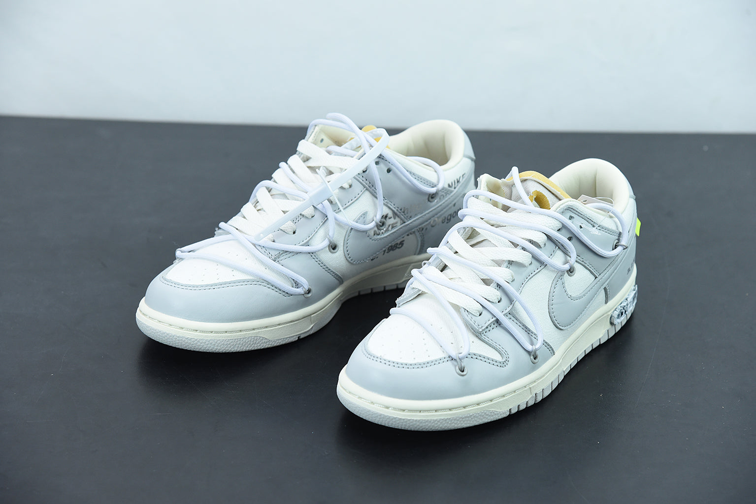 Dunk Low Off-White